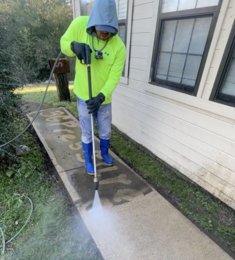 Pressure washing in Franklin TX