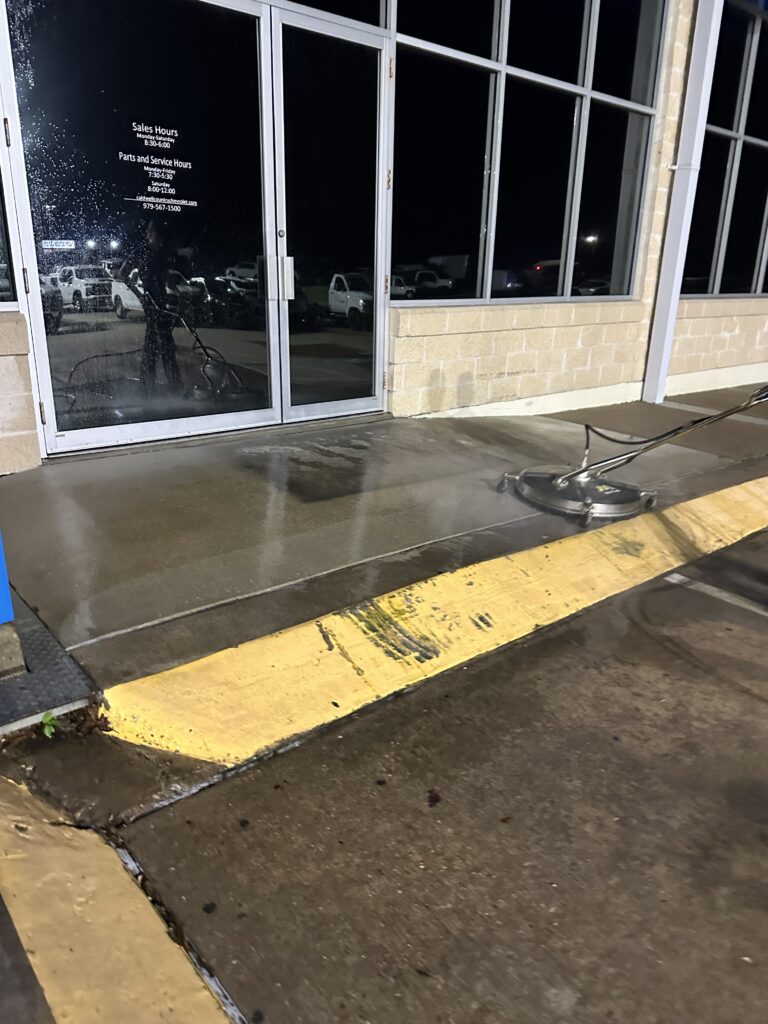 Commercial sidewalk cleaning in Caldwell TX